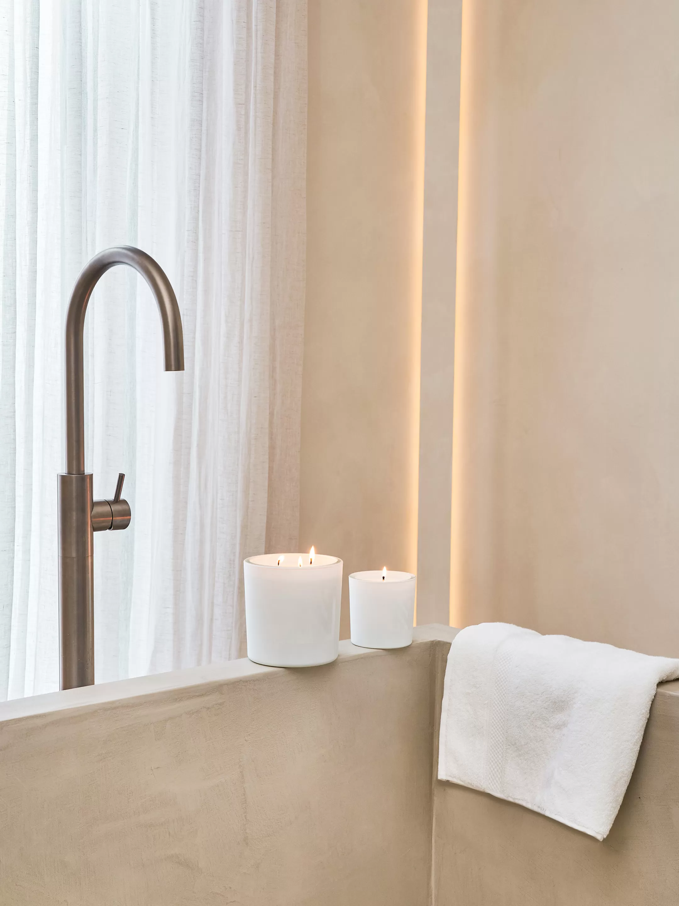 Shop JARDIN DE PARIS SCENTED HOME CANDLE MAX Geurkaarsen | Jardin De Paris
