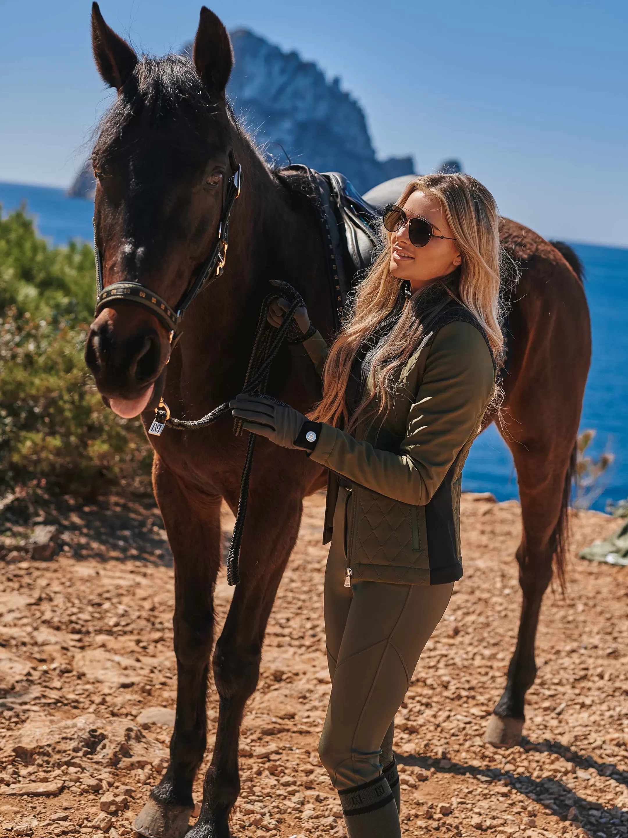 New SOFTSHELL PAARDRIJJAS MET N MONOGRAM Rij-jassen | Jassen